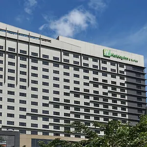 & Makati By Ihg מלון